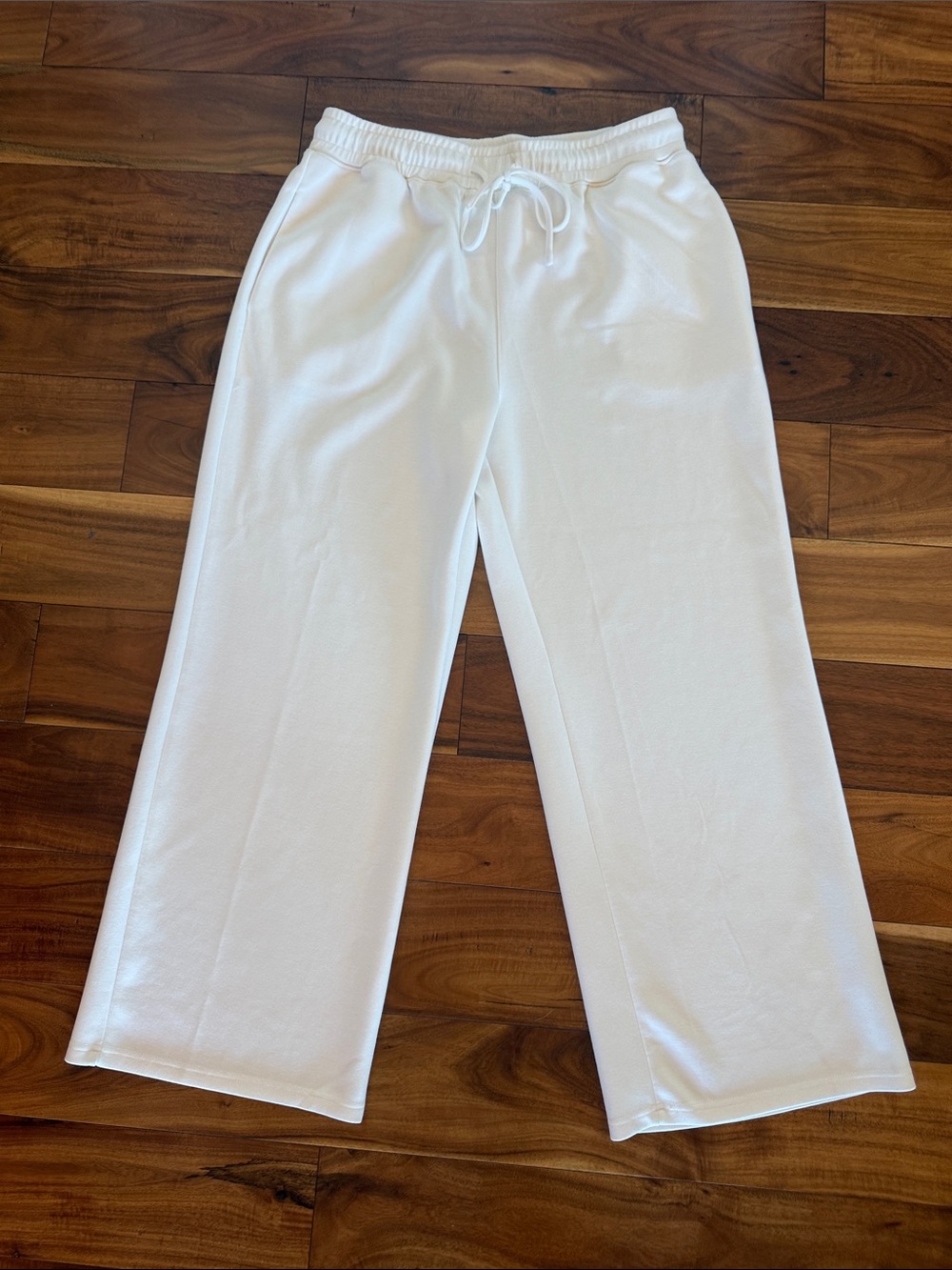 Women’s White Drawstring Sweatpants